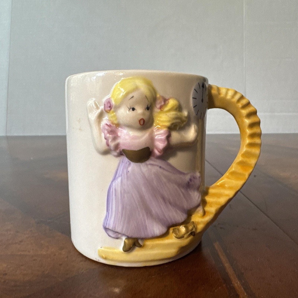 JSNY Mug Unisex OS White Cinderella Vintage 3D Relief Ceramic Staircase Handle